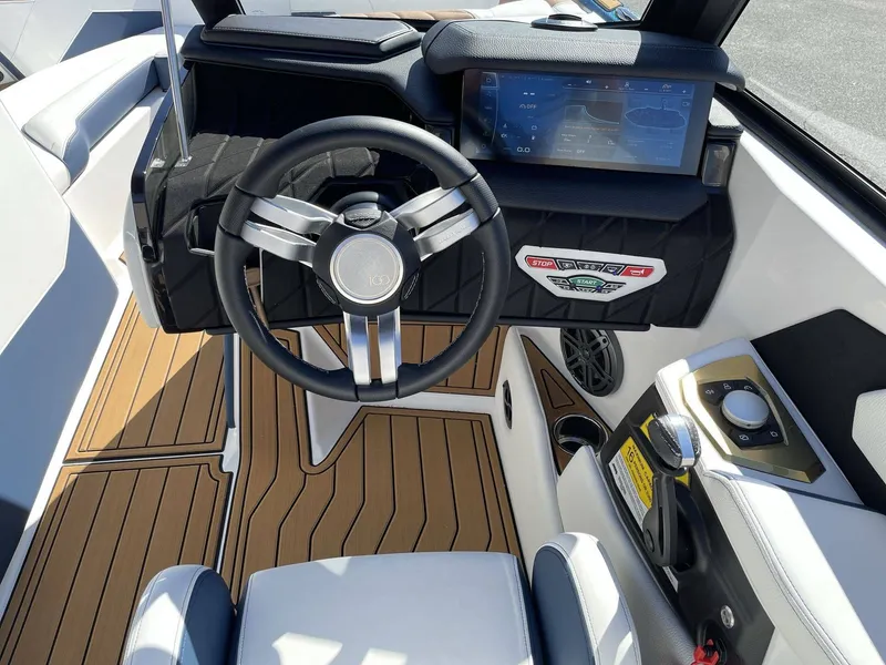 Slide: The Image of Nautique Super Air Nautique S23 2025 - 28