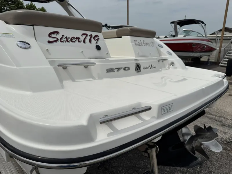 Slide: The Image of Sea Ray 270 SLX 2011 - 15