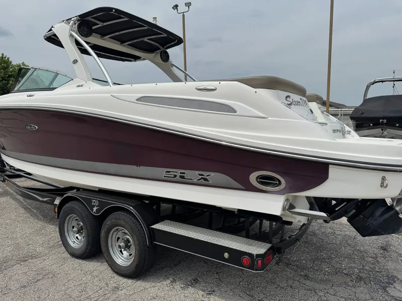 Slide: The Image of Sea Ray 270 SLX 2011 - 4