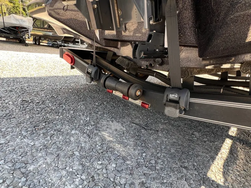 Slide: The Image of Skeeter ZX200 2019 - 11