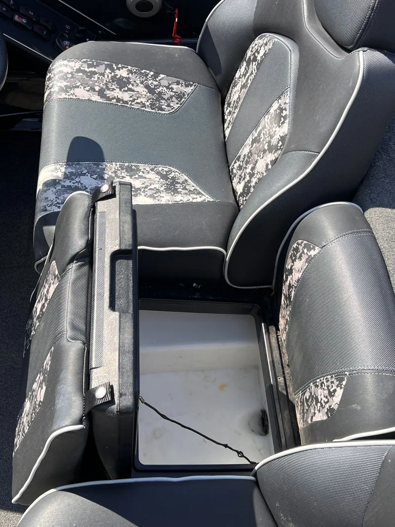 Slide: The Image of Skeeter ZX200 2019 - 13