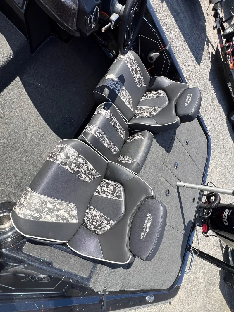 Slide: The Image of Skeeter ZX200 2019 - 14