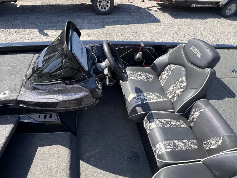 Slide: The Image of Skeeter ZX200 2019 - 15