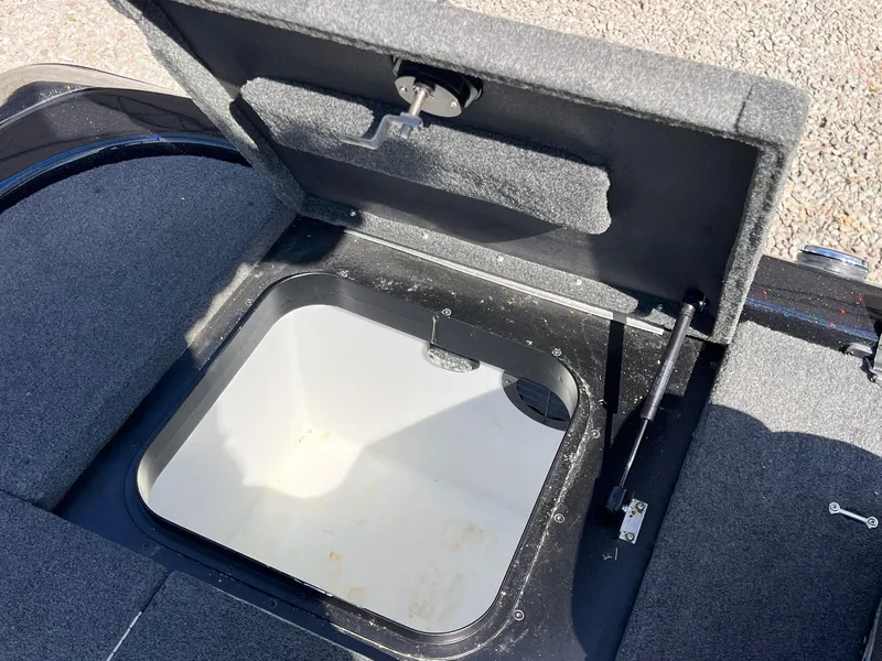 Slide: The Image of Skeeter ZX200 2019 - 23