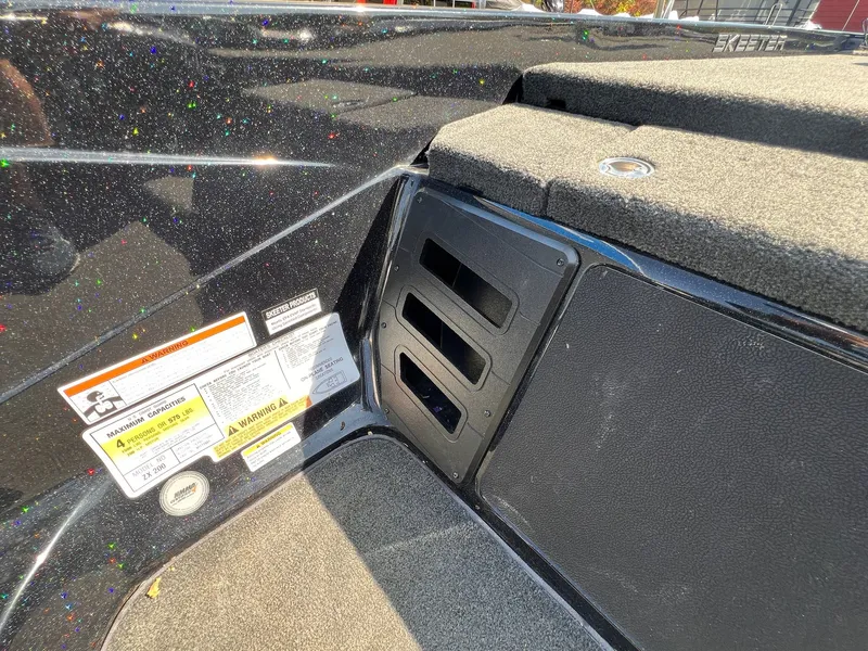 Slide: The Image of Skeeter ZX200 2019 - 24