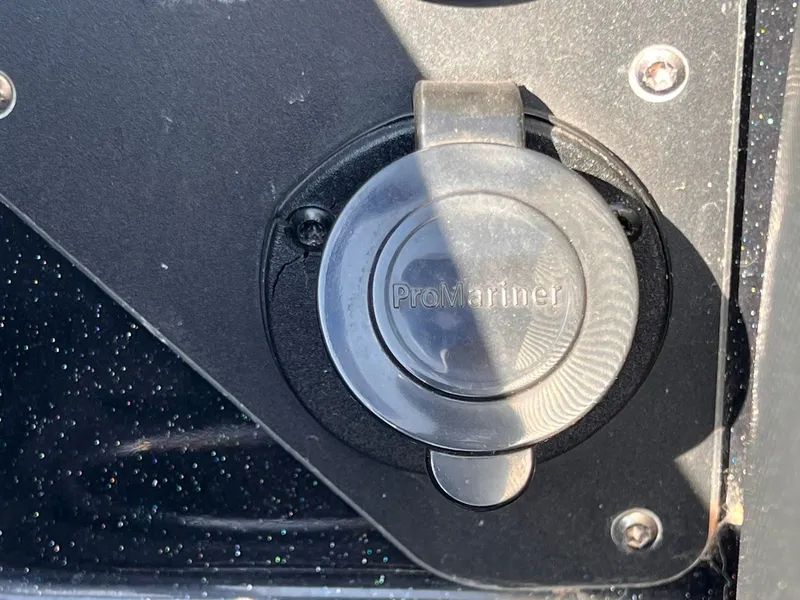 Slide: The Image of Skeeter ZX200 2019 - 3