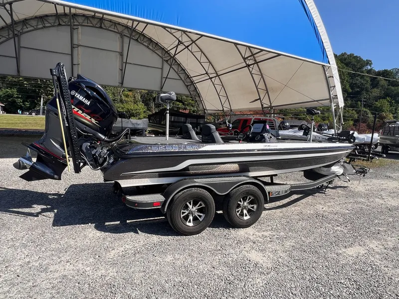 Slide: The Image of Skeeter ZX200 2019 - 31