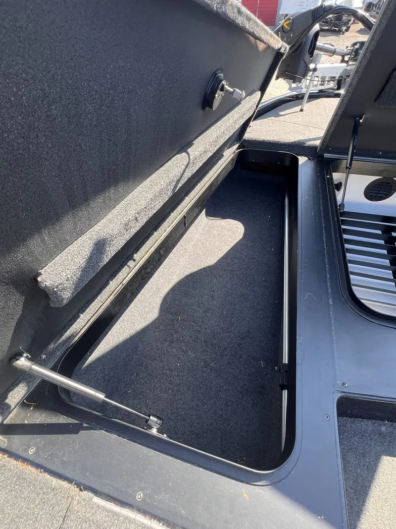 Slide: The Image of Skeeter ZX200 2019 - 33