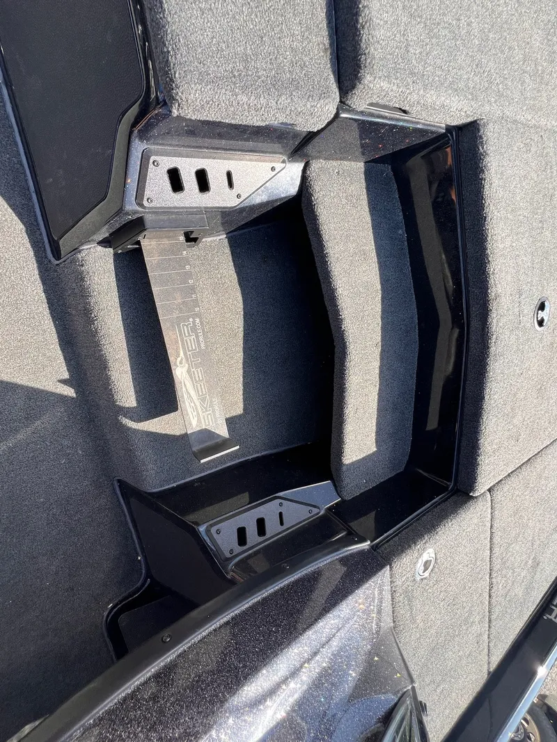 Slide: The Image of Skeeter ZX200 2019 - 42