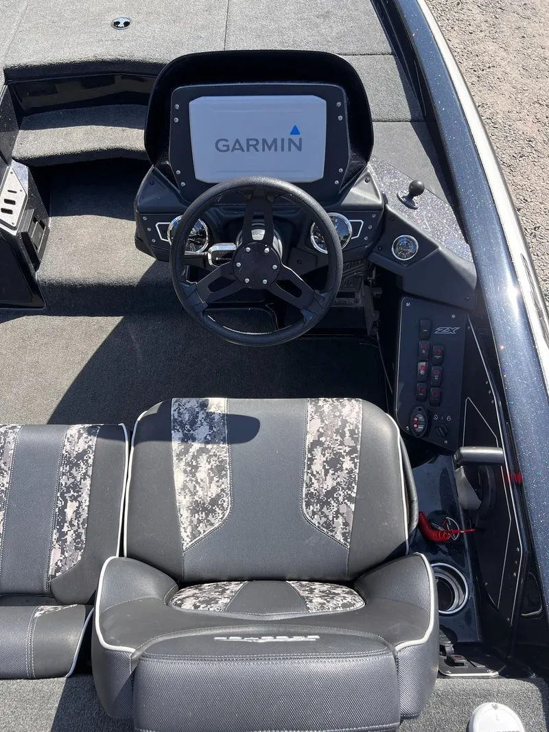 Slide: The Image of Skeeter ZX200 2019 - 9