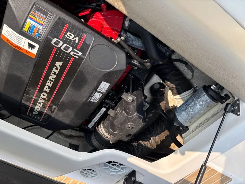 Slide: The Image of Regal 1900 ES Bowrider 2015 - 11