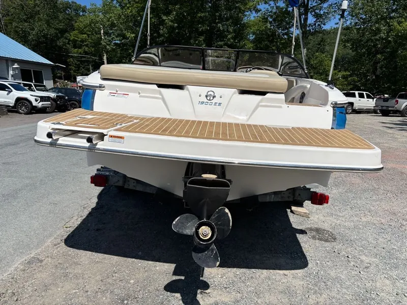 Slide: The Image of Regal 1900 ES Bowrider 2015 - 12