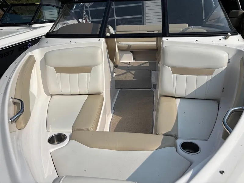 Slide: The Image of Regal 1900 ES Bowrider 2015 - 3