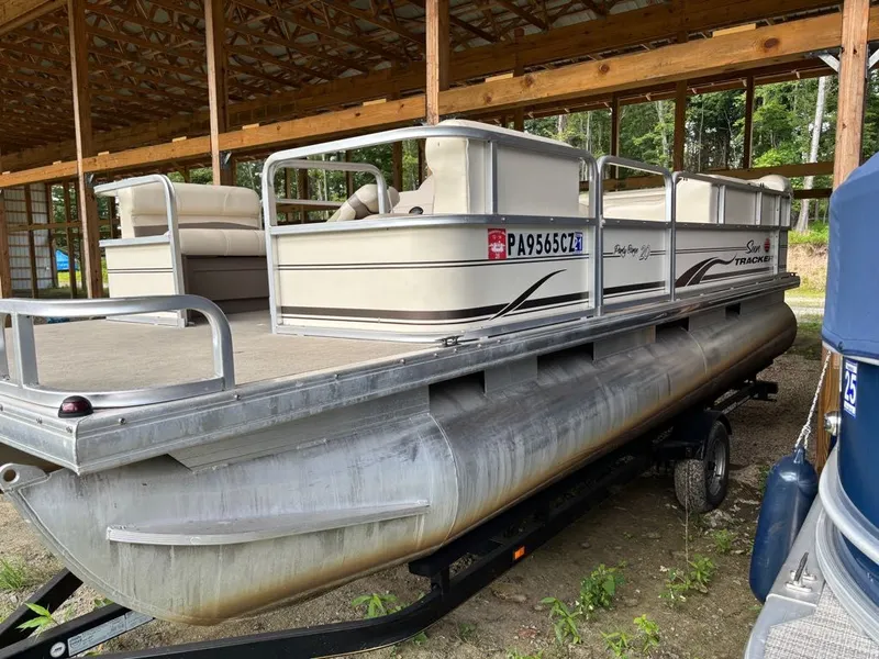 Slide: The Image of Sun Tracker PARTY BARGE 20 Signature Series 2007 - 9