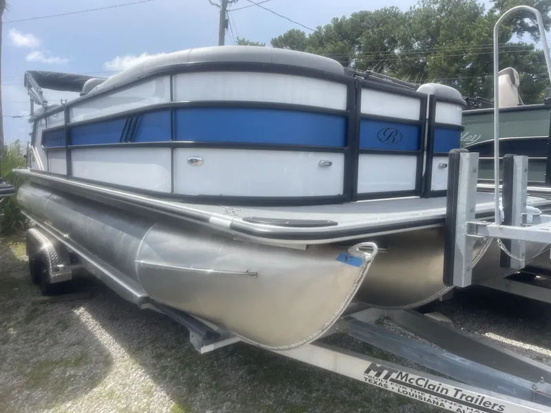 Slide: The Image of Bentley Pontoons 223 Bolt 2026 - 1