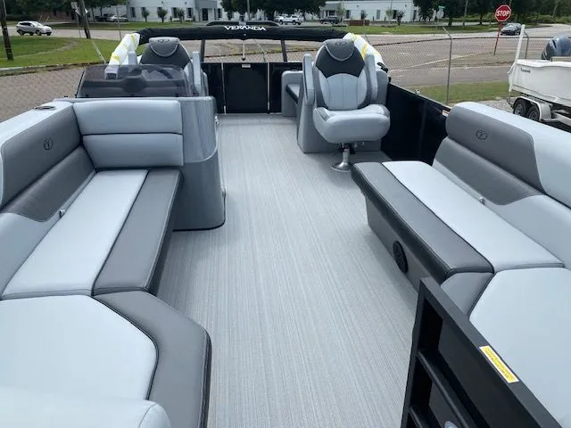 Slide: The Image of Bentley Pontoons 223 Bolt 2026 - 3