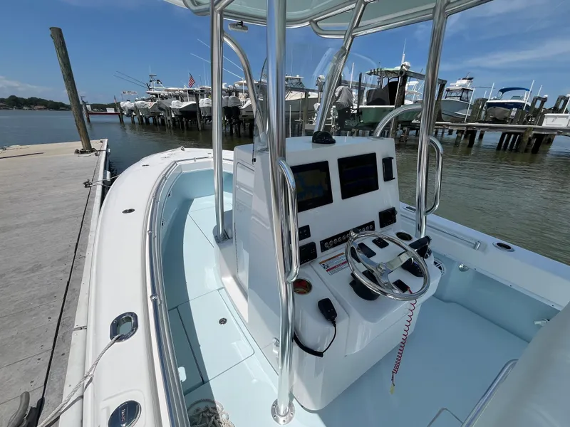 Slide: The Image of 2025 Contender 25T~Legasea Marine - 13