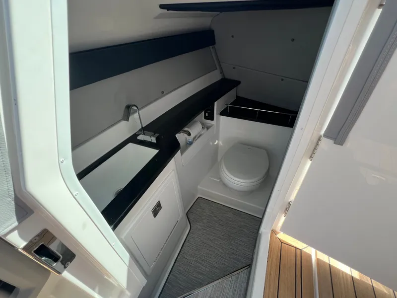 Slide: The Image of Cobalt R33 Surf 2025 - 14