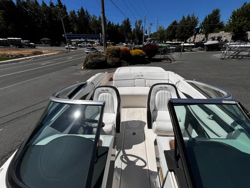 Slide: The Image of Sea Ray 210 SLX 2014 - 15