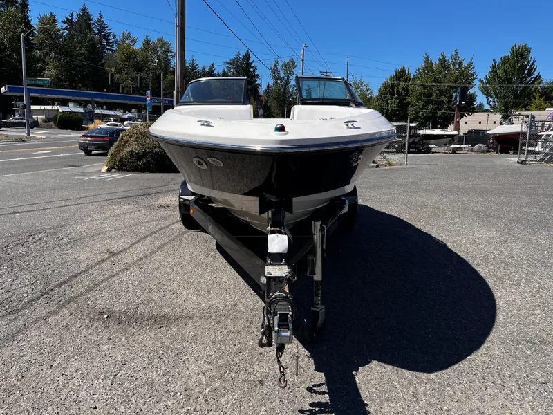 Slide: The Image of Sea Ray 210 SLX 2014 - 3