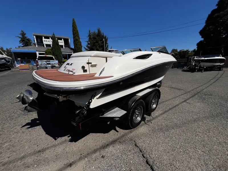 Slide: The Image of Sea Ray 210 SLX 2014 - 6