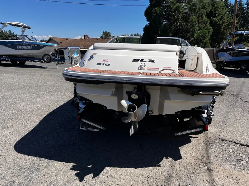 Slide: The Image of Sea Ray 210 SLX 2014 - 7