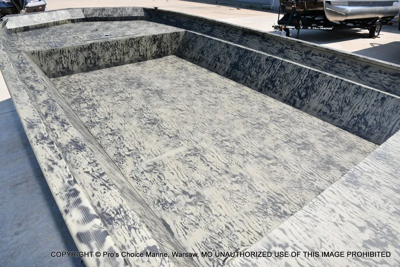 Slide: The Image of Tracker Grizzly 2072 Jon 2026 - 24