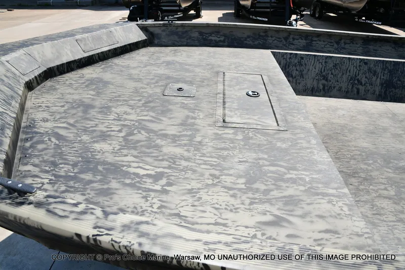 Slide: The Image of Tracker Grizzly 2072 Jon 2026 - 26