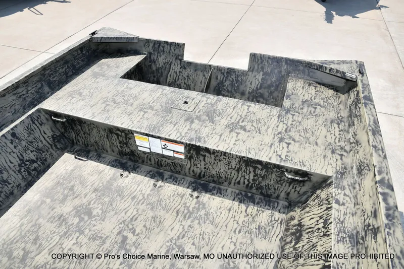 Slide: The Image of Tracker Grizzly 2072 Jon 2026 - 40