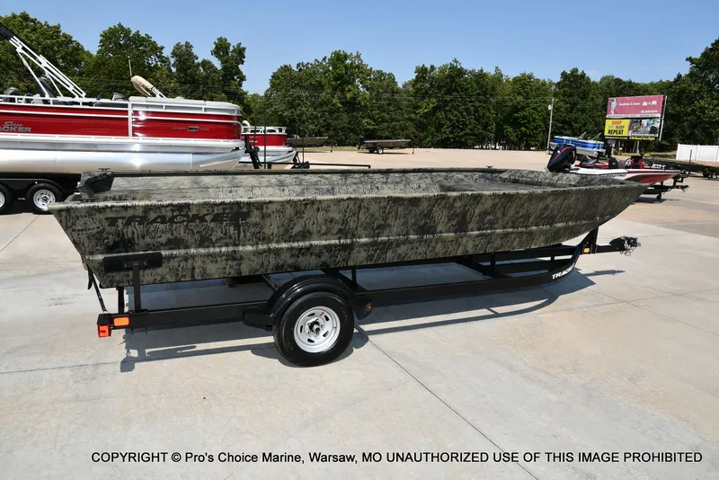 Slide: The Image of Tracker Grizzly 2072 Jon 2026 - 9