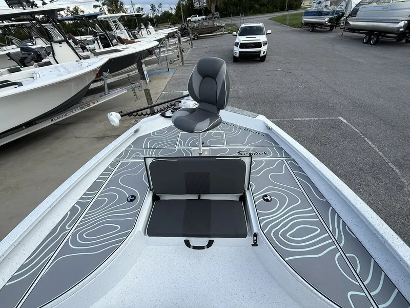 Slide: The Image of Xpress X23B Bay Lounge 2026 - 10