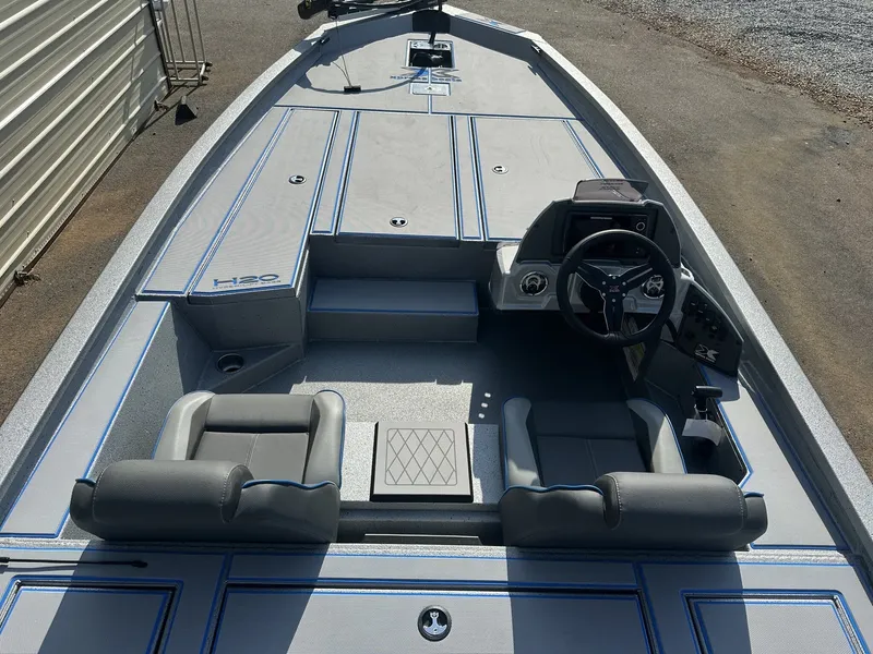 Slide: The Image of Xpress Hyper-Lift Bass Series H20 2026 - 15