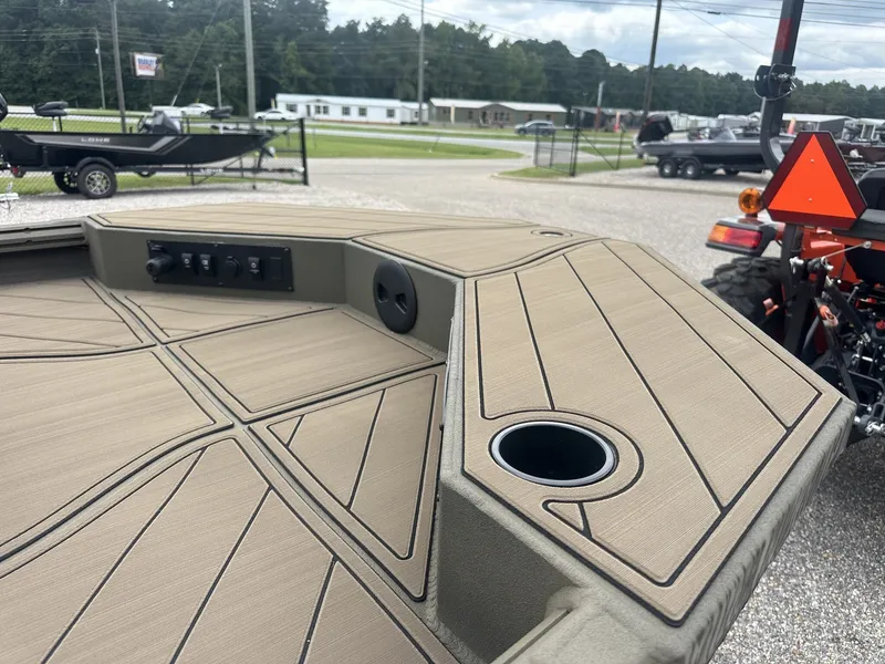 Slide: The Image of Thor Lake Hammer 1900 SC 2026 - 6