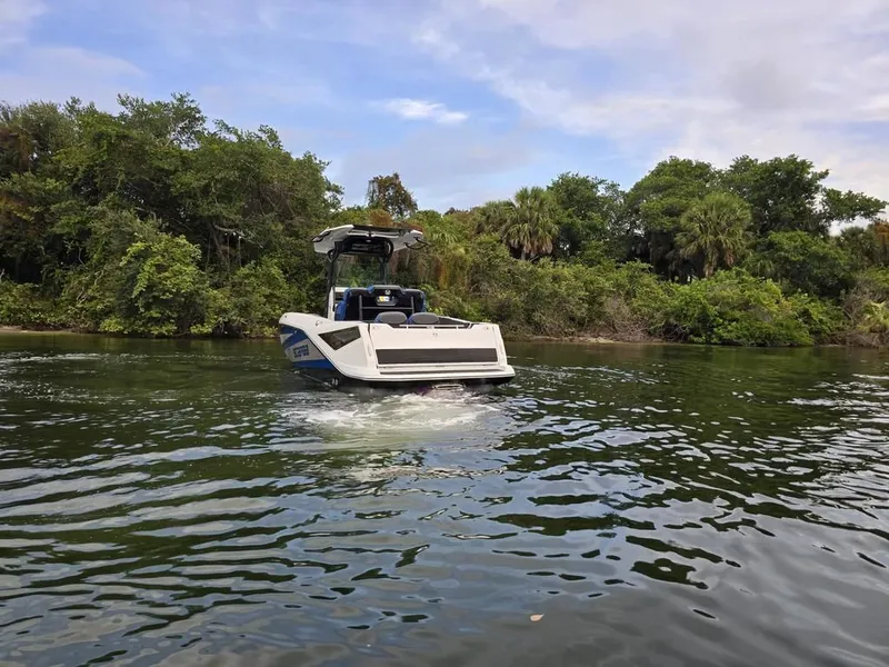 Slide: The Image of Scarab SB255OLX 2026 - 13