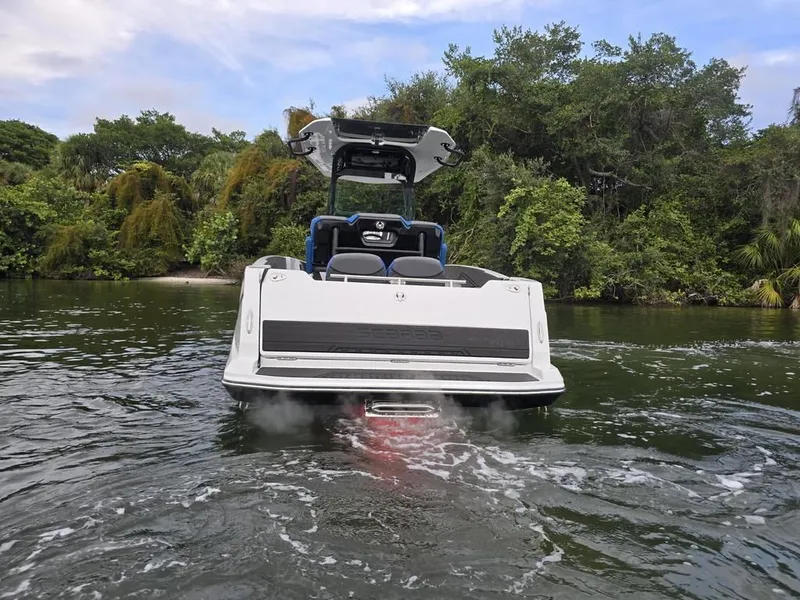 Slide: The Image of Scarab SB255OLX 2026 - 7