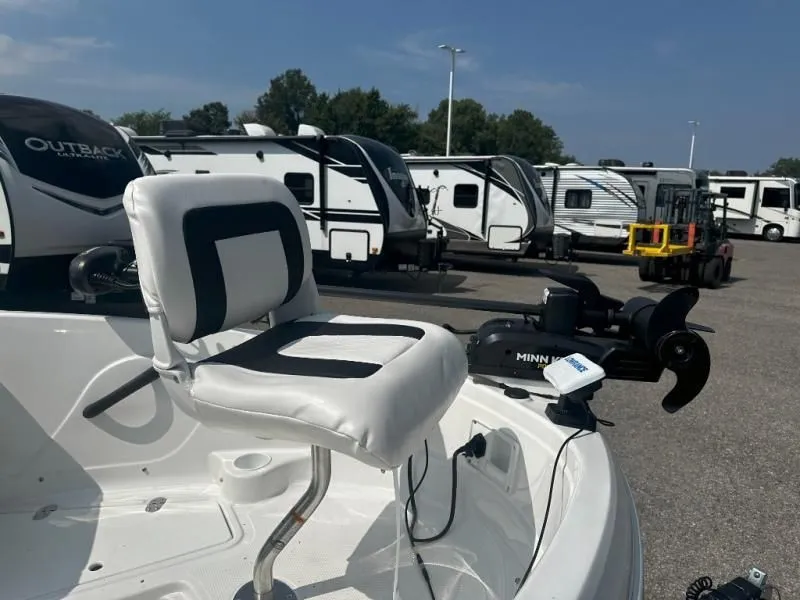 Slide: The Image of Tahoe 185S 2023 - 10