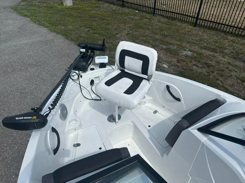 Slide: The Image of Tahoe 185S 2023 - 14