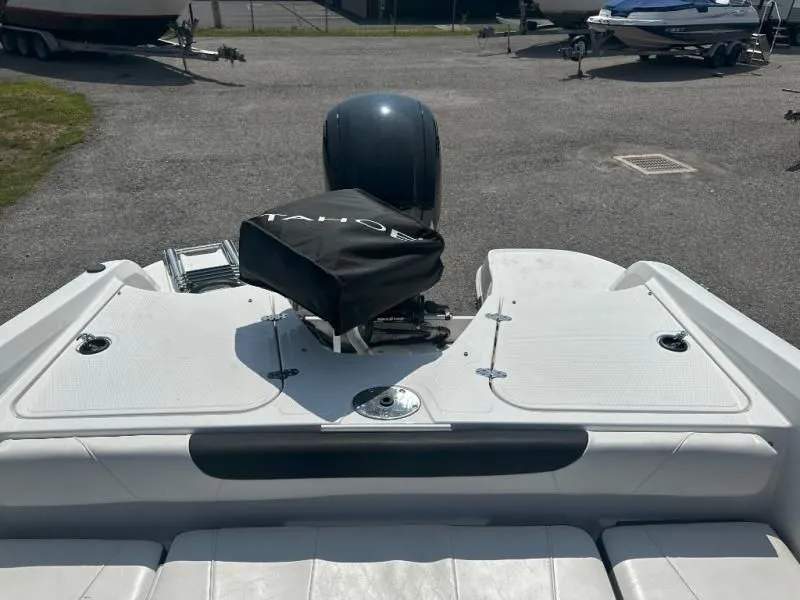 Slide: The Image of Tahoe 185S 2023 - 17