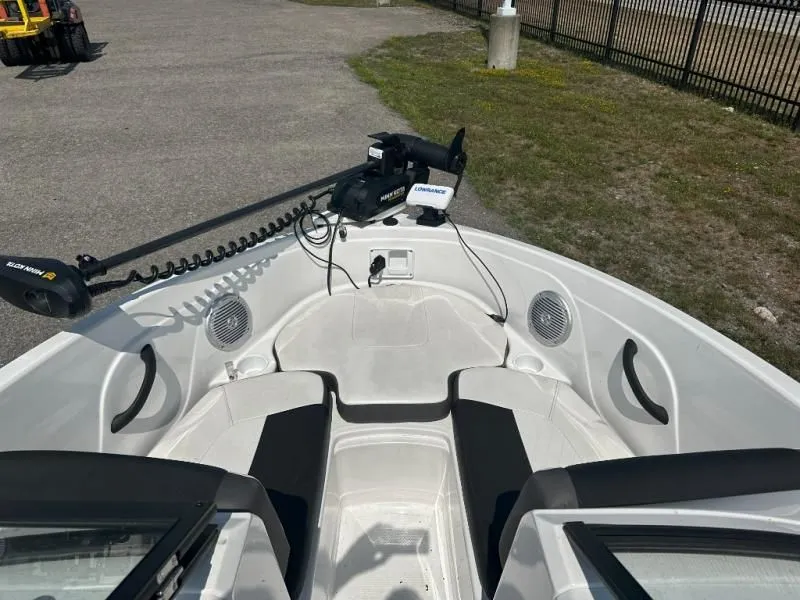 Slide: The Image of Tahoe 185S 2023 - 7