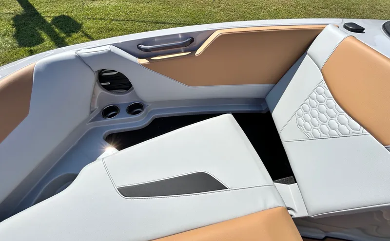 Slide: The Image of MasterCraft NXT22 2026 - 15