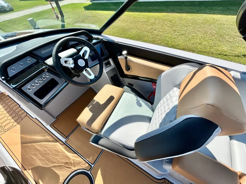 Slide: The Image of MasterCraft NXT22 2026 - 22