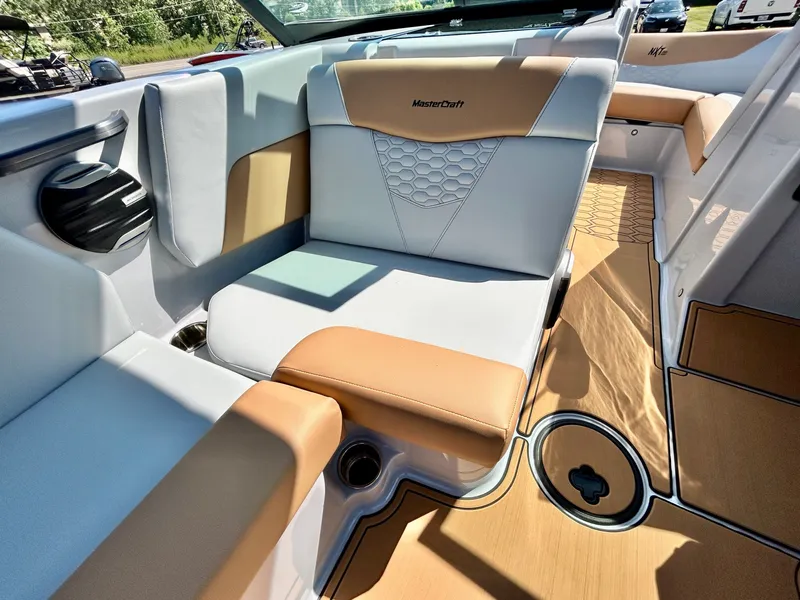 Slide: The Image of MasterCraft NXT22 2026 - 25