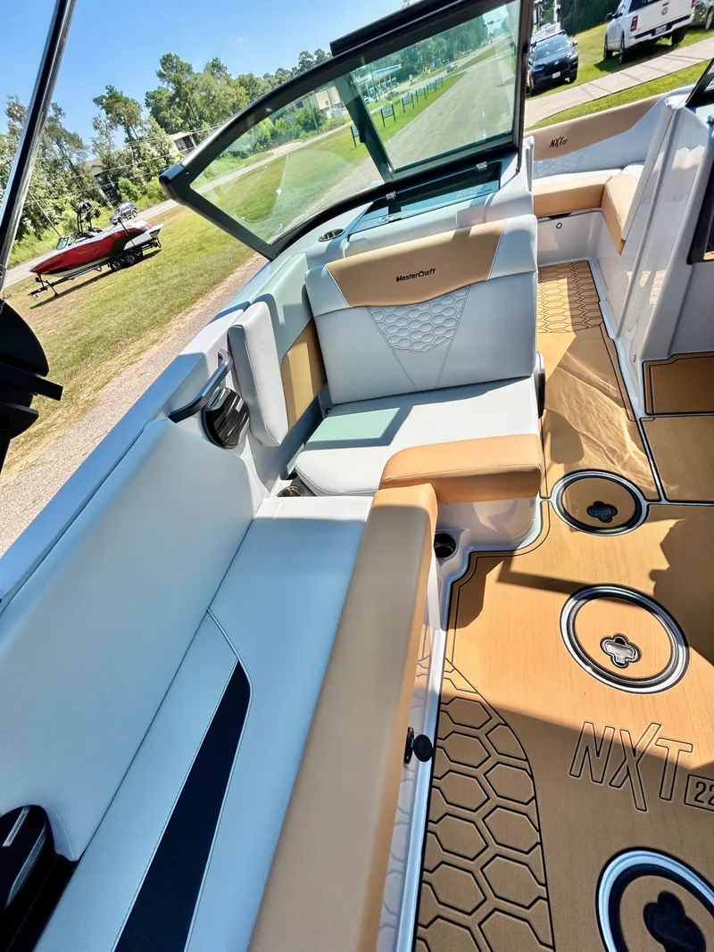 Slide: The Image of MasterCraft NXT22 2026 - 26