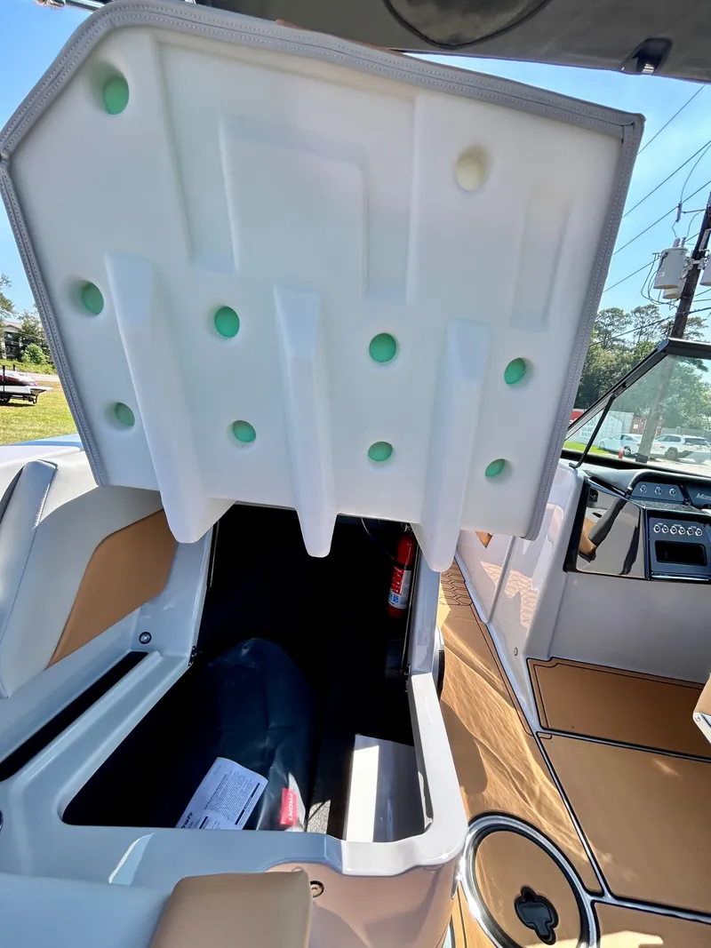 Slide: The Image of MasterCraft NXT22 2026 - 27