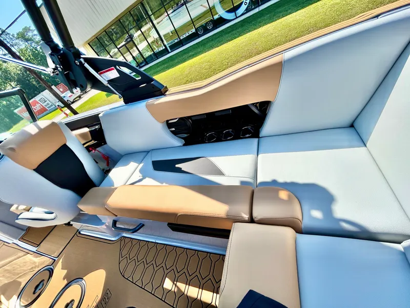 Slide: The Image of MasterCraft NXT22 2026 - 29