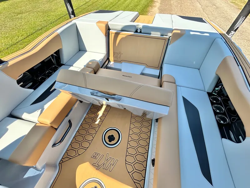 Slide: The Image of MasterCraft NXT22 2026 - 38