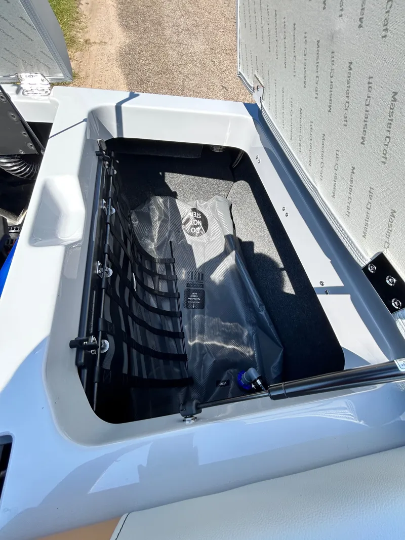 Slide: The Image of MasterCraft NXT22 2026 - 45