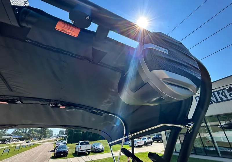 Slide: The Image of MasterCraft NXT22 2026 - 47