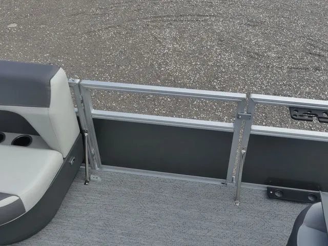 Slide: The Image of Sun Tracker Bass Buggy® 16 XL Select 2026 - 14