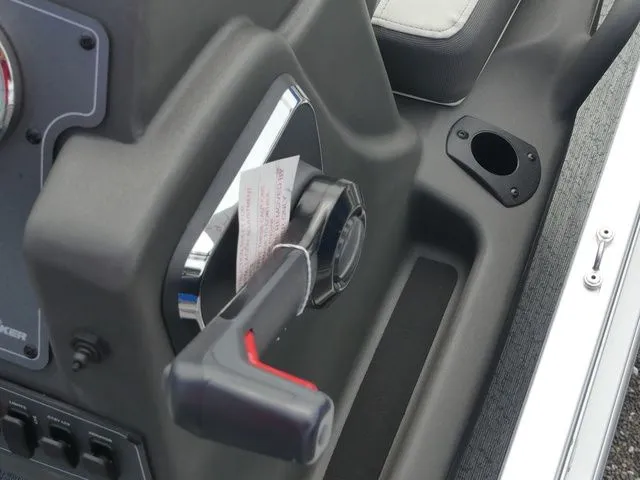 Slide: The Image of Sun Tracker Bass Buggy® 16 XL Select 2026 - 19